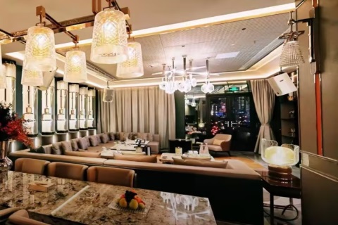 丹江夜色启新程 营销岗位觅佳音